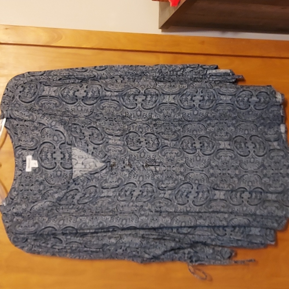 Women's Navy and White 3/4 Sleeve Westport Blouse. Size 3x 100% Rayon.